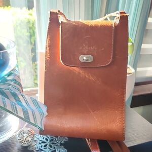 EL Portal Elegant Tan Leather